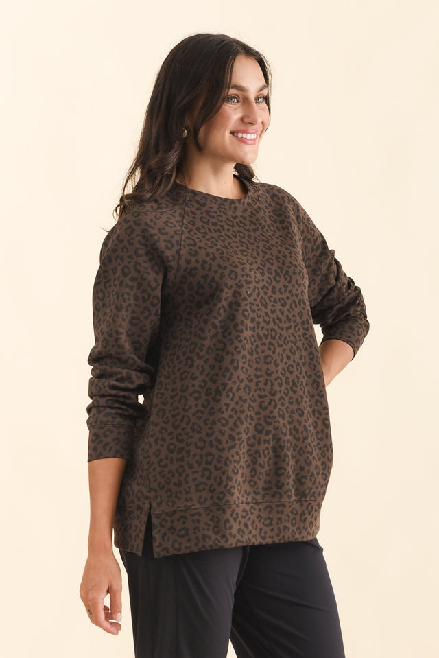 Jayden Brown Leopard Crew Sweatshirt,Brunette model,alt text|model:Brontie image 4