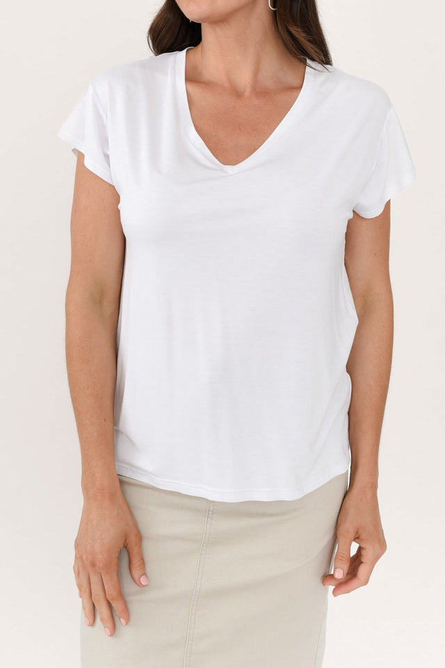 Jenkins White Modal Tee,Brunette model,alt text|model:Elouise image 6