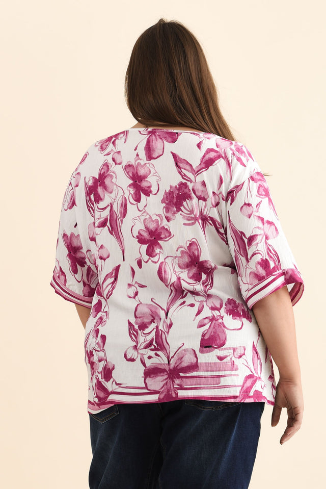 Kendria Pink Floral Batwing Top,Brunette model,alt text|model:Gabby image 11