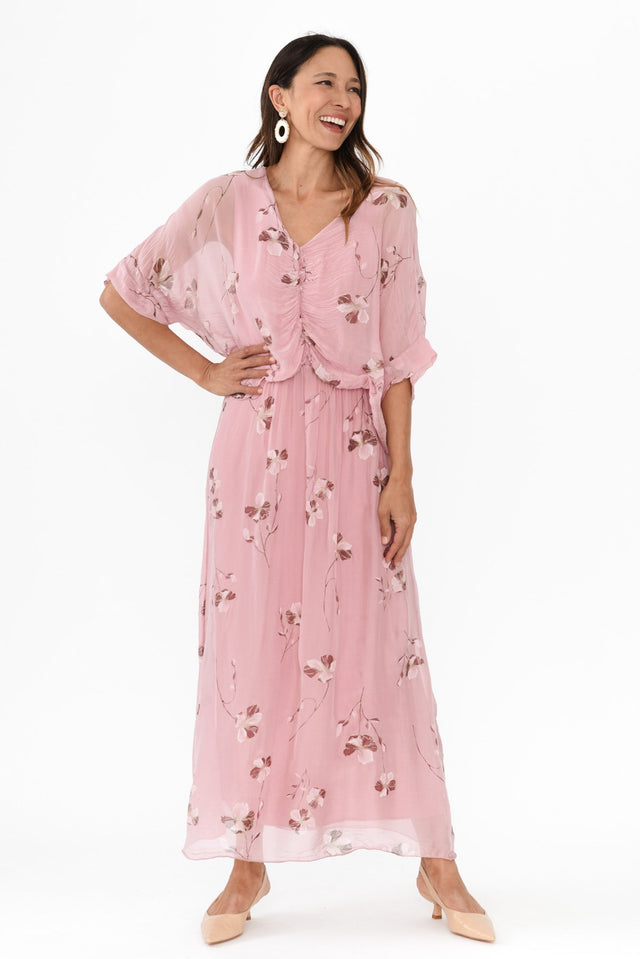 alt text|model:Cara image 7