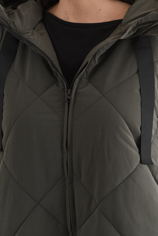 Koami Charcoal Quilted Hooded Coat,Brunette model,alt text|model:MJ image 7