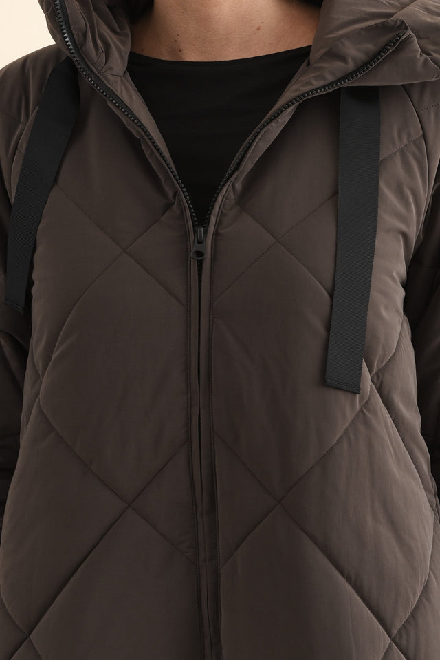 Koami Chocolate Quilted Hooded Coat,Brunette model,alt text|model:MJ image 6