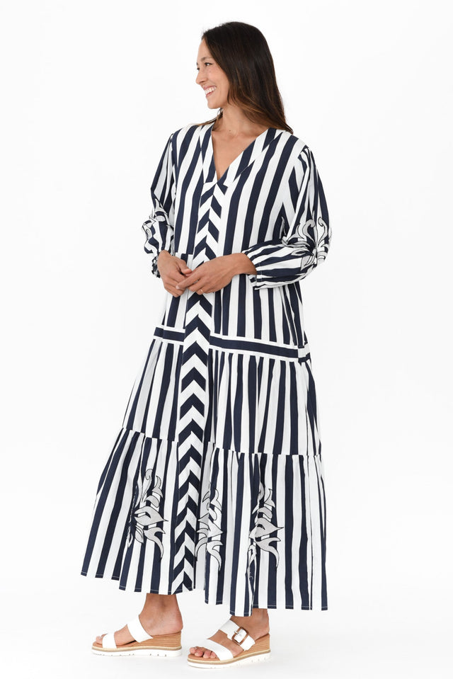 alt text|model:Cara image 4