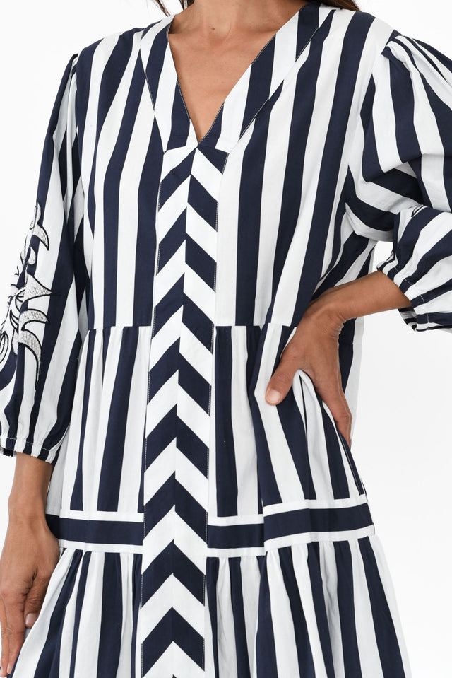 alt text|model:Cara image 6