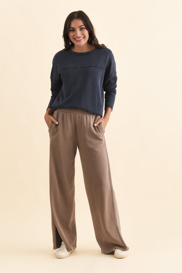 Venus Mocha Cotton Wide Leg Sweatpants,Brunette model,alt text|model:Brontie image 7