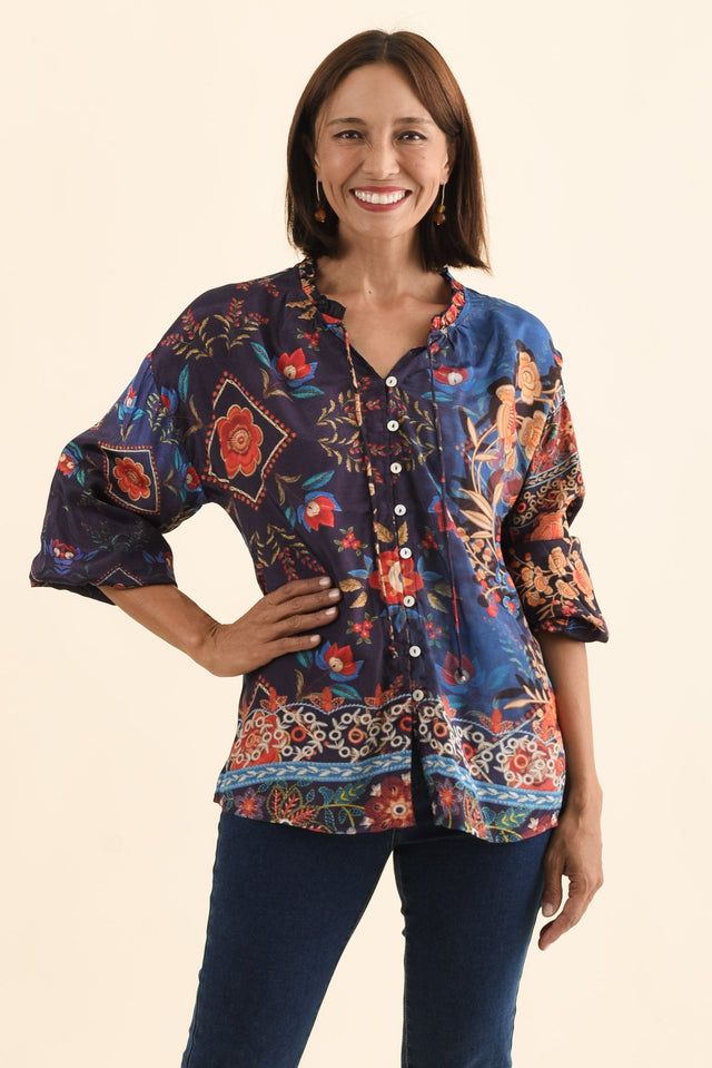 alt text|model:Cara image 1