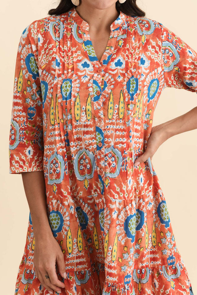 Larissa Orange Motif Cotton Pleated Dress,Brunette model,alt text|model:Brontie image 6