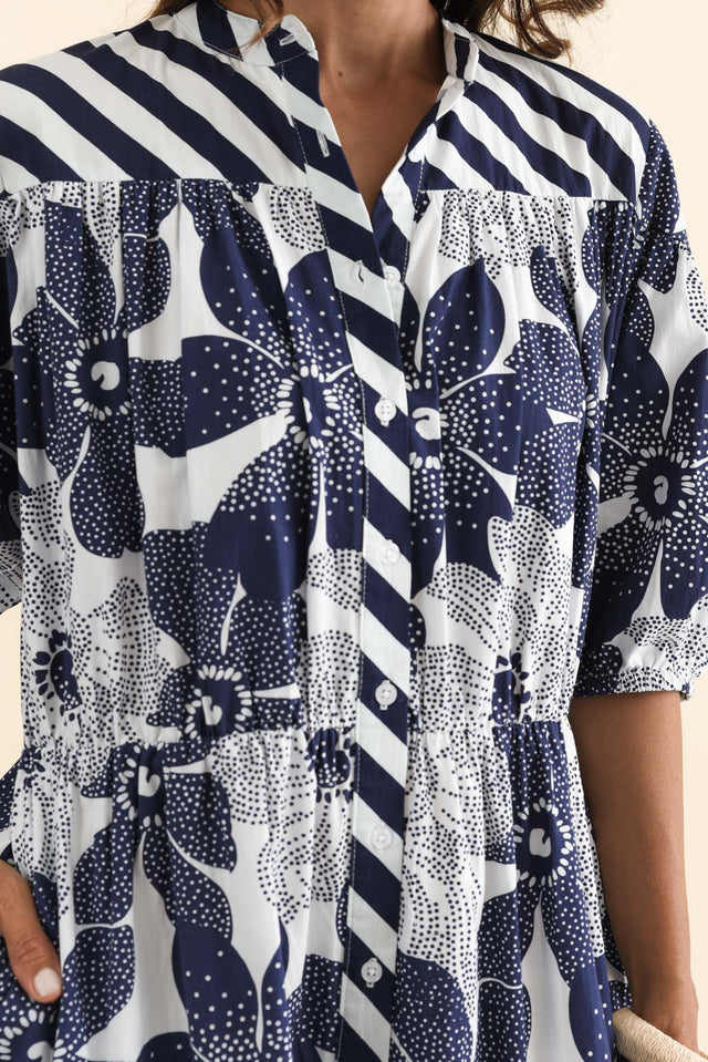 alt text|model:Cara image 6