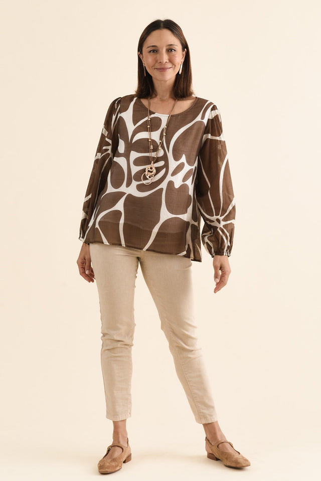 Lenah Mocha Abstract Sleeved Top,Full Body,Brunette model,alt text|model:Cara image 2