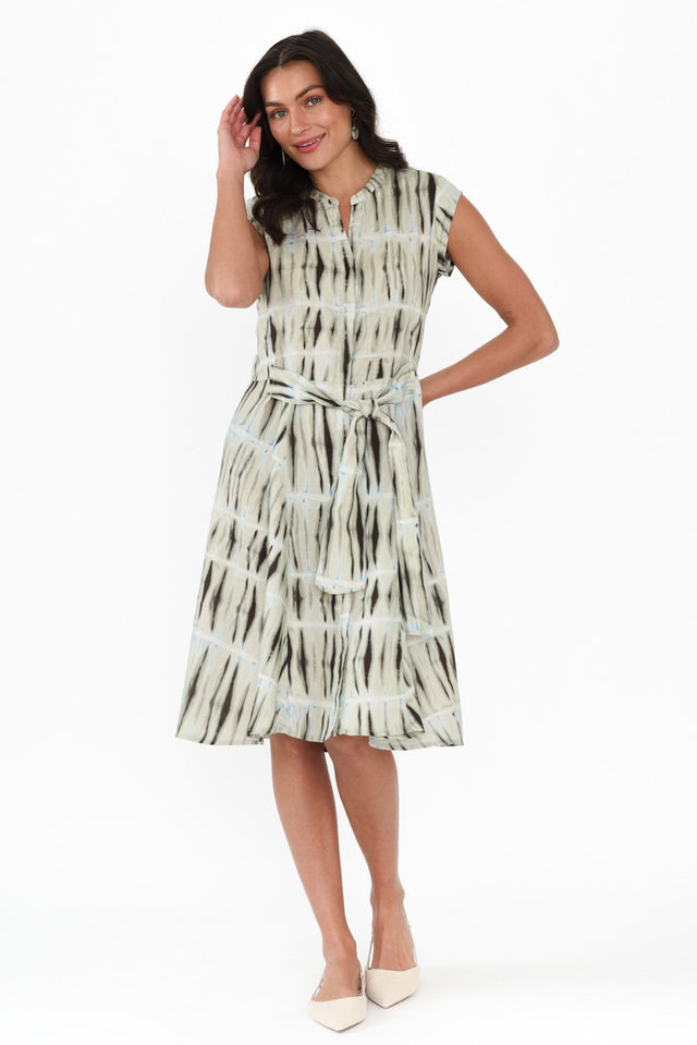 alt text|model:Brontie image 3