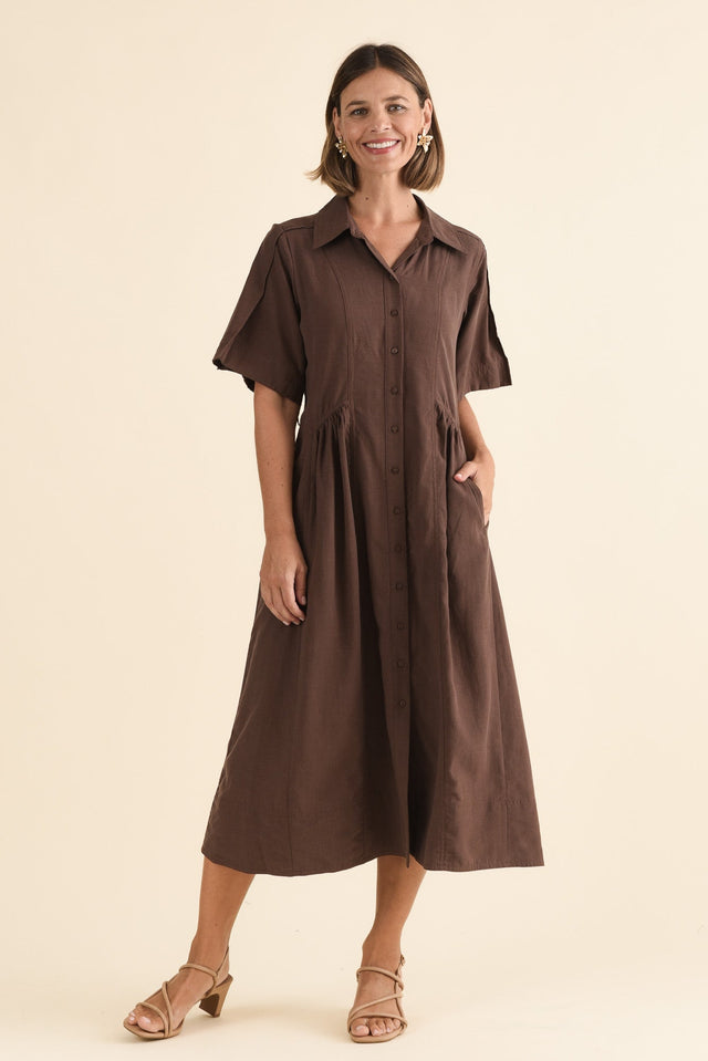 Leo Chocolate Shirt Dress,Full Body,Brunette model,alt text|model:Laura image 6