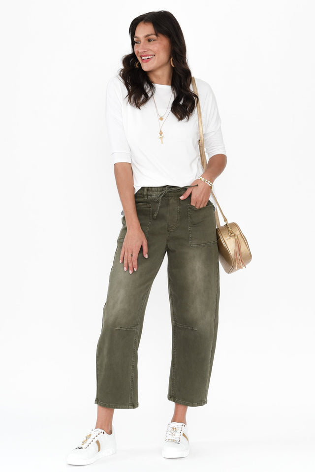 alt text|model:Brontie image 4