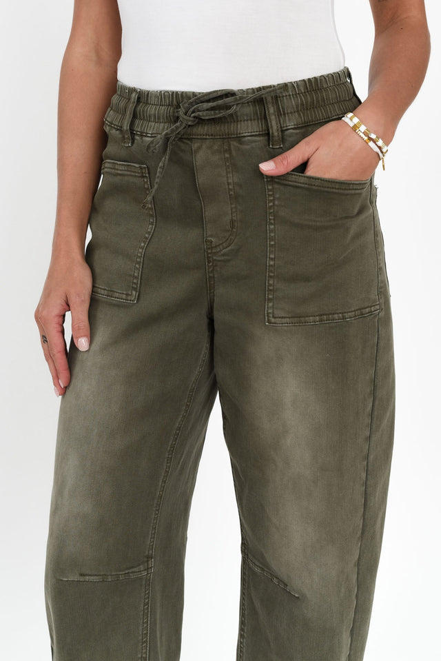 alt text|model:Brontie image 7