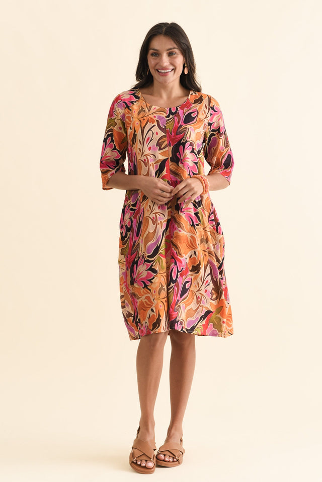 alt text|model:Brontie image 3