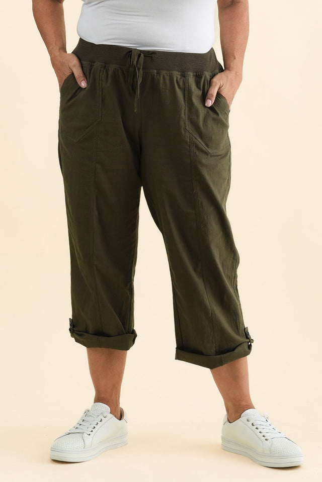 Lindsay Khaki 7/8 Cargo Pants,Brunette model,alt text|model:Pilita image 9