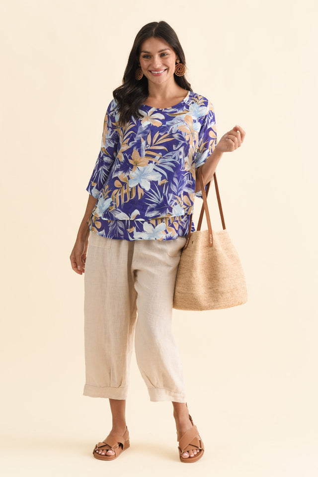 alt text|model:Brontie image 3