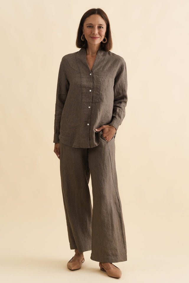 Liza Dark Taupe Linen Shirt,Brunette model,alt text|model:Cara image 7