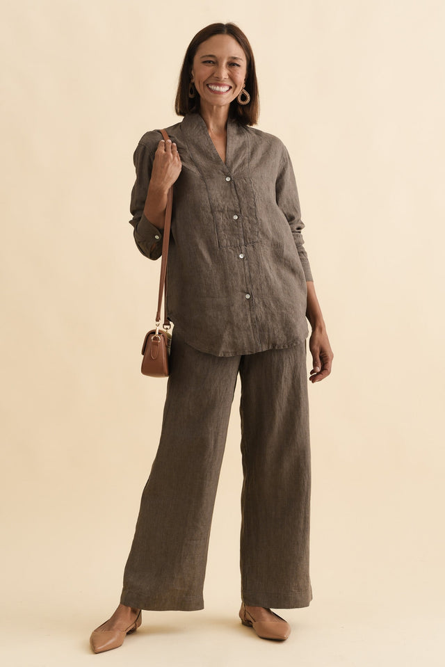 Liza Dark Taupe Linen Shirt,Brunette model,alt text|model:Cara image 3