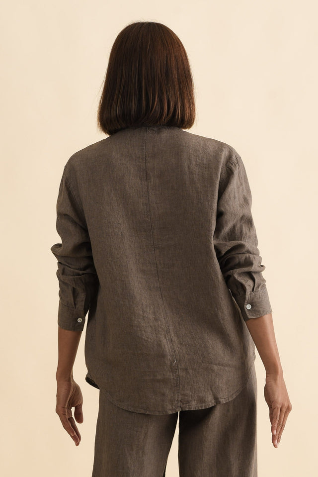 Liza Dark Taupe Linen Shirt,Brunette model,alt text|model:Cara image 5