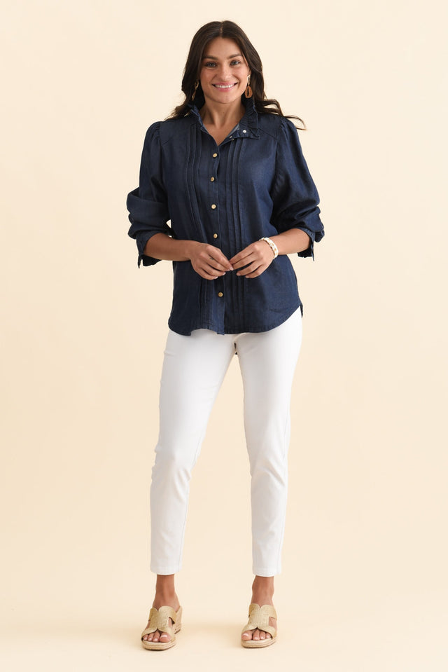 alt text|model:Brontie image 3