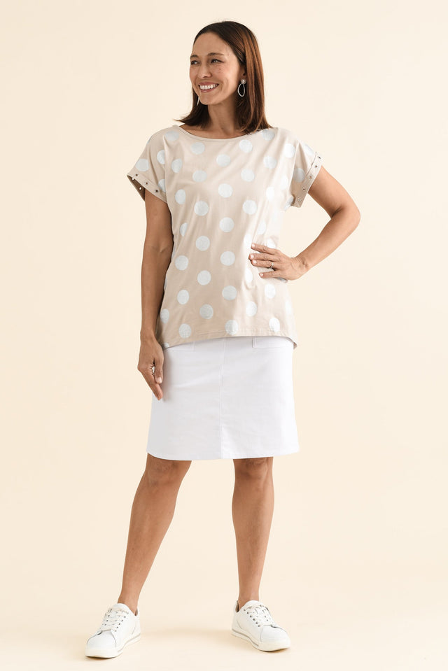 Lumi Natural Foil Spot Cotton Tee,Full Body,Brunette model,alt text|model:Cara image 3