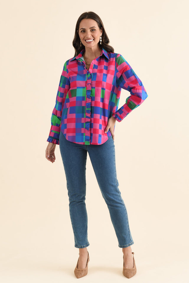 Lure Pink Gingham Cotton Poplin Shirt,brunette model,Full Outfit,alt text|model:MJ image 6