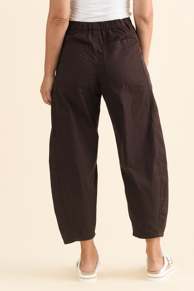 Mabel Chocolate Cotton Barrel Pants,Back,Brunette model,alt text|model:Laura image 4