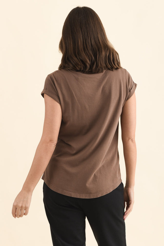Manly Chocolate Cotton Tee,Back,Brunette model,alt text|model:MJ image 4