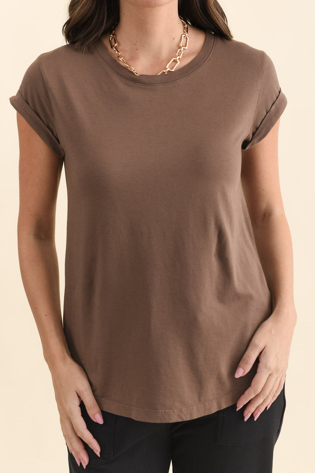 Manly Chocolate Cotton Tee,Detail,Brunette model,alt text|model:MJ image 5