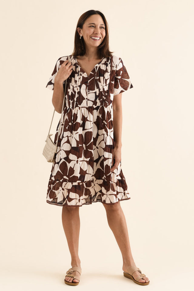 Marisol Chocolate Garden Crinkle Cotton Dress,Front,Brunette model,alt text|model:Cara image 1