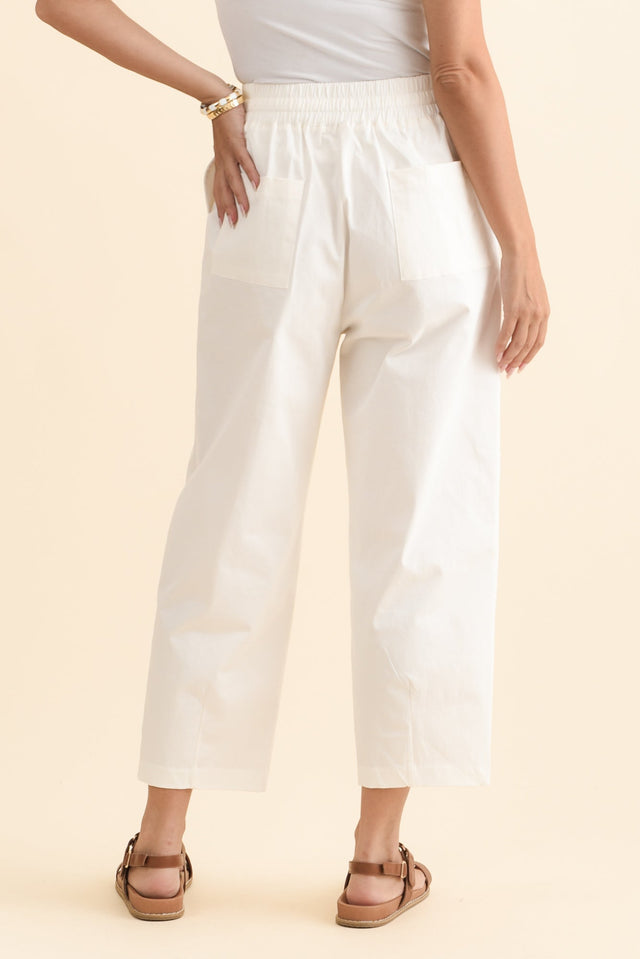 Martin White Cotton Barrel Pants,Brunette model,alt text|model:MJ image 6