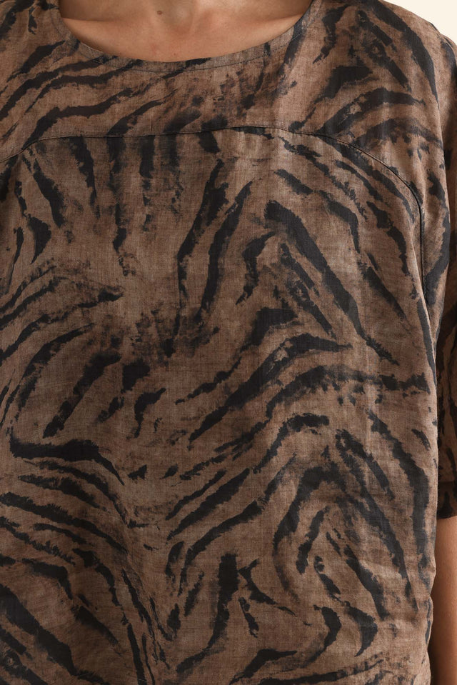 Massimo Brown Tiger Scoop Neck Tee,Detail,Brunette model,alt text|model:Cara image 5
