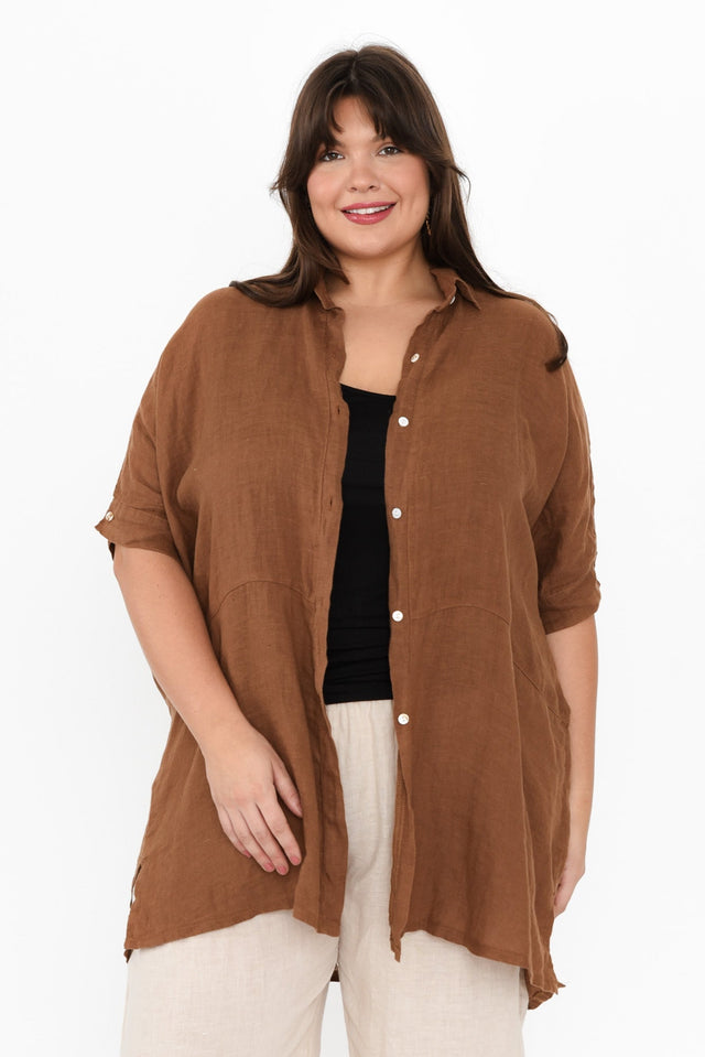 plus-size,curve-tops,plus-size-sleeved-tops,plus-size-tunics,plus-size-linen-tops,alt text|model:Gabby