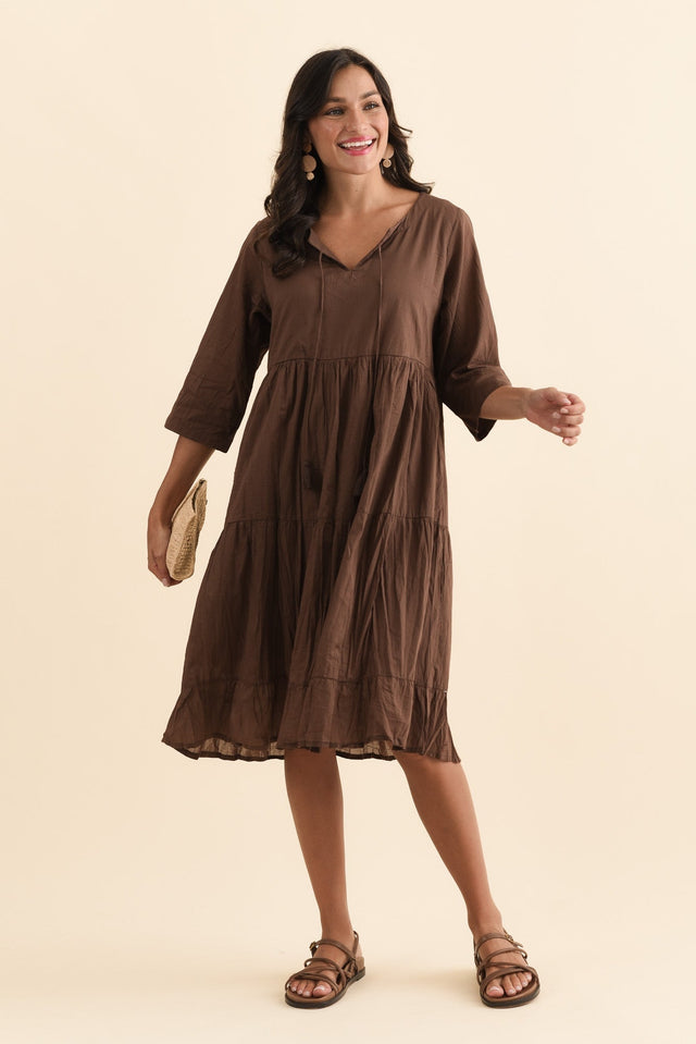 Milana Chocolate Crinkle Cotton Dress,Brunette model,alt text|model:Brontie