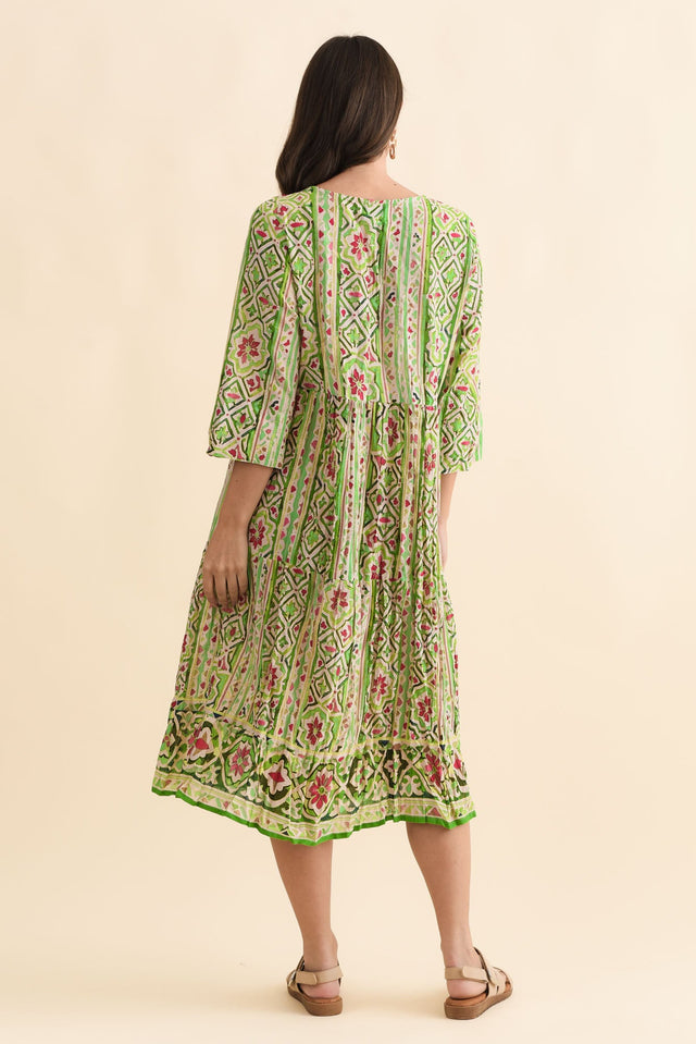 alt text|model:MJ image 4