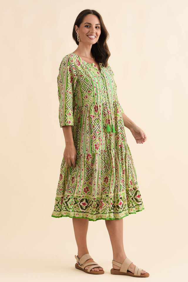 alt text|model:MJ image 3