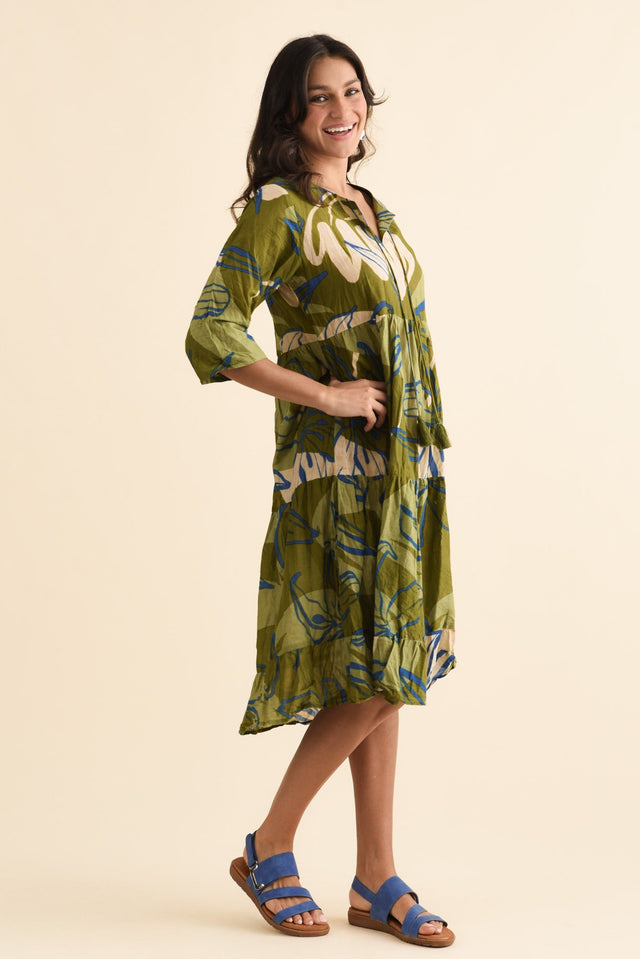 alt text|model:Brontie image 3