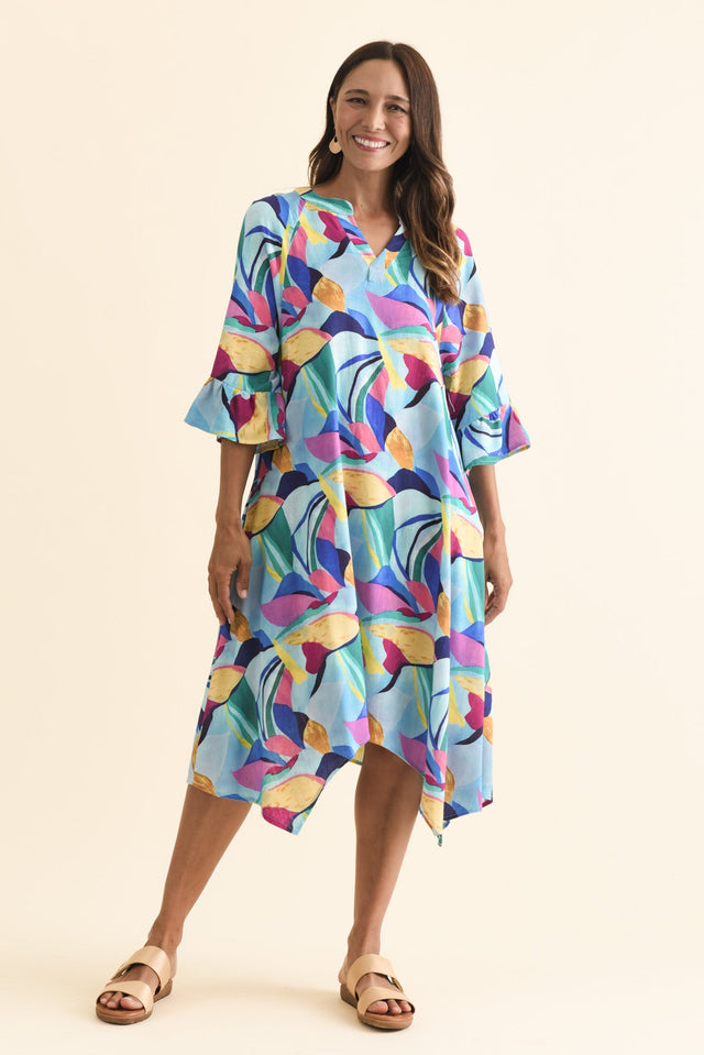 alt text|model:Cara image 1