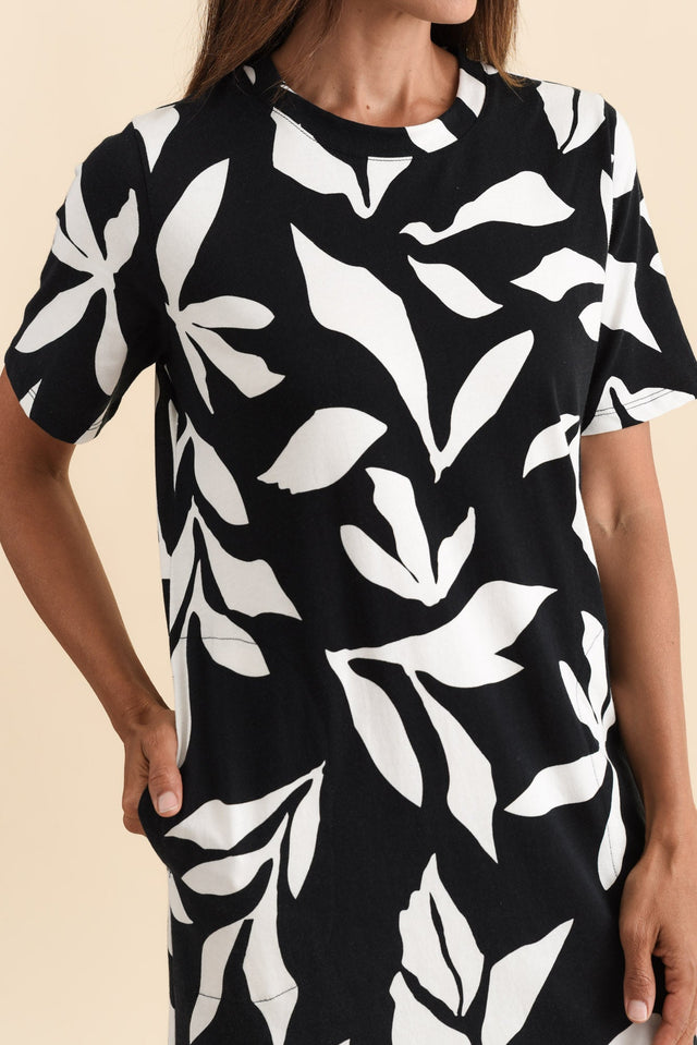 alt text|model:Cara image 7