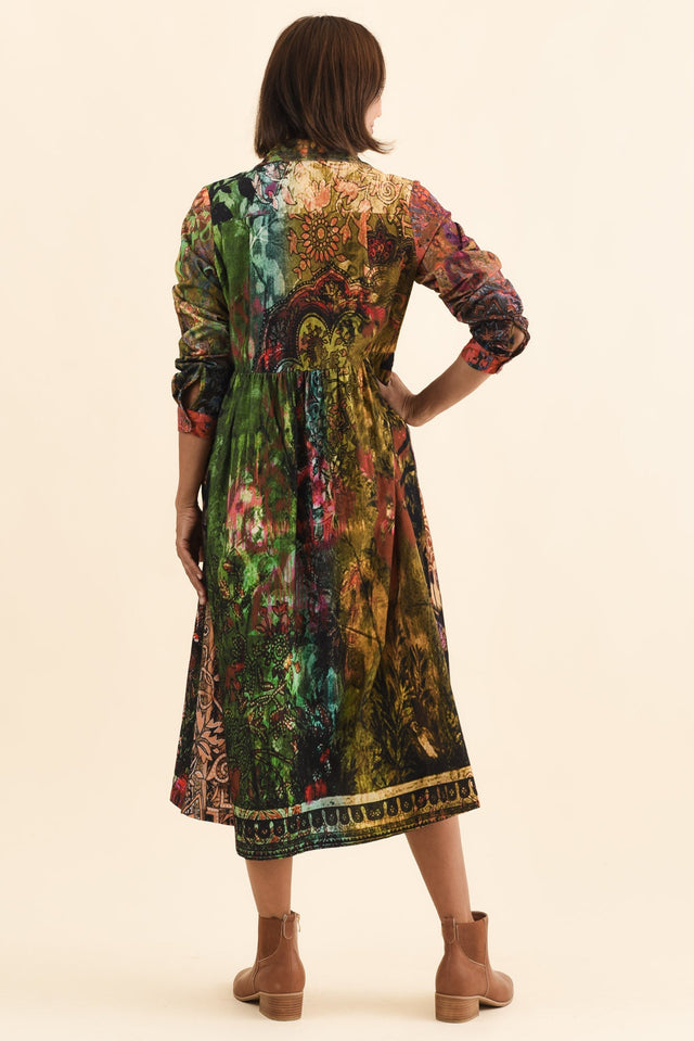 alt text|model:Cara image 4