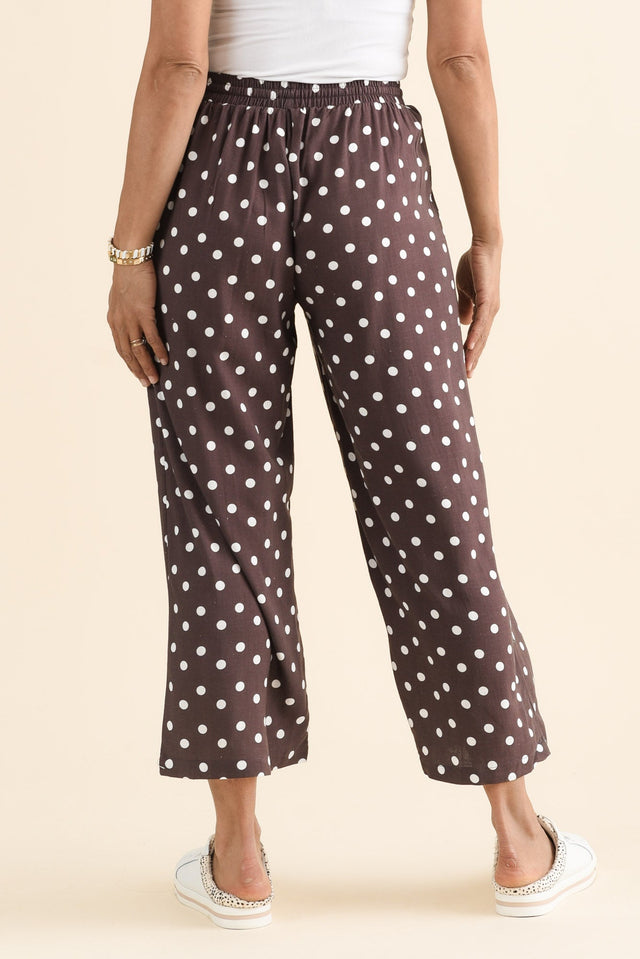 Minnelli Chocolate Spot Linen Cotton Pants,brunette model,Back of Outfit,alt text|model:Cara image 4