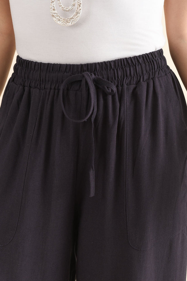 Minnelli Dark Blue Linen Cotton Pants,Detail,Brunette model,alt text|model:MJ image 5