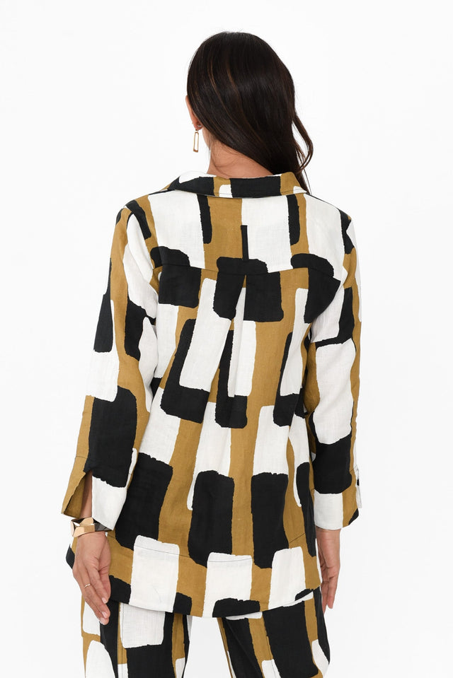 alt text|model:Cara image 5