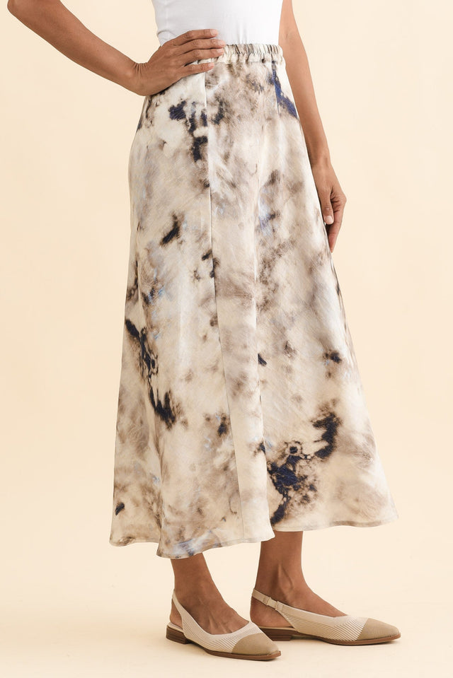 Modena Taupe Abstract Linen Midi Skirt,Brunette model,alt text|model:Cara image 4