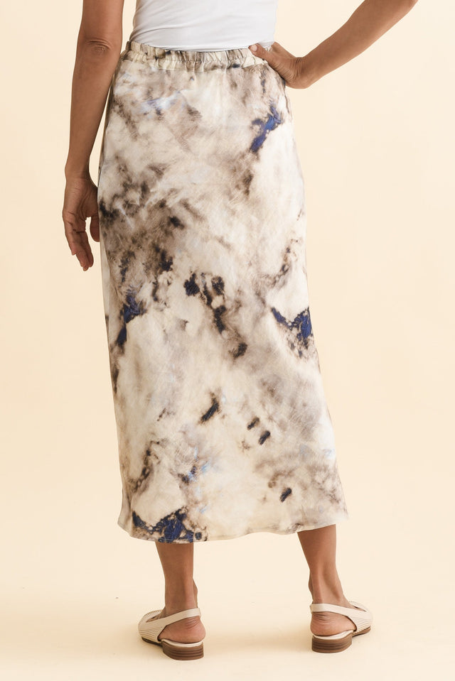 Modena Taupe Abstract Linen Midi Skirt,Brunette model,alt text|model:Cara image 5