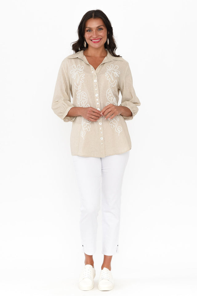 alt text|model:Brontie image 3