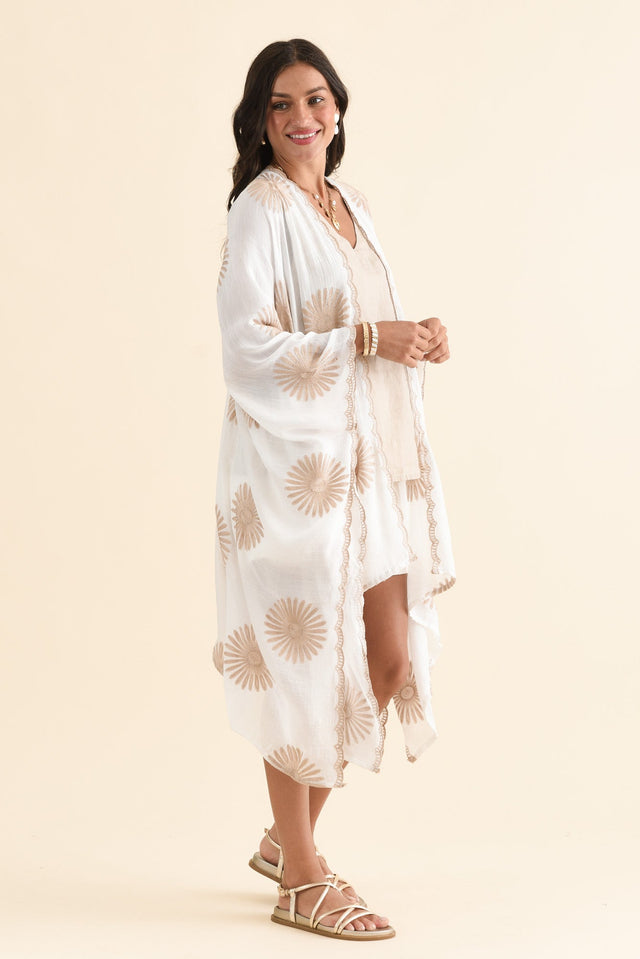 Montauk Natural Flower Kimono,Side,Brunette model,alt text|model:Brontie image 3