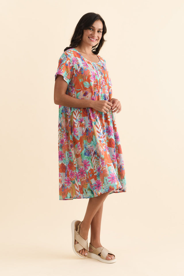 alt text|model:Brontie image 4