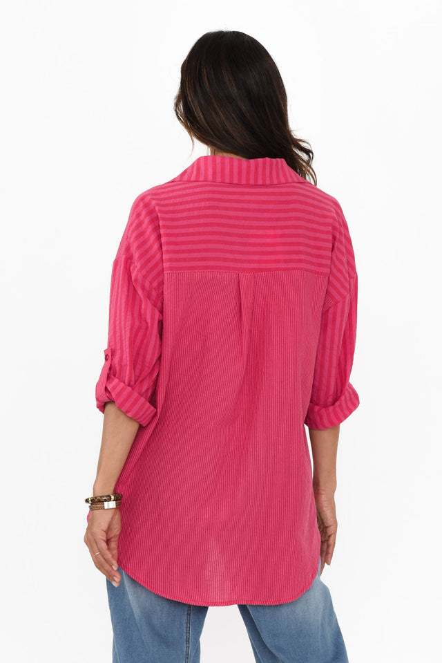 alt text|model:Cara image 5