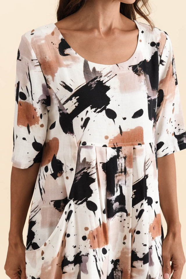 alt text|model:Cara image 5